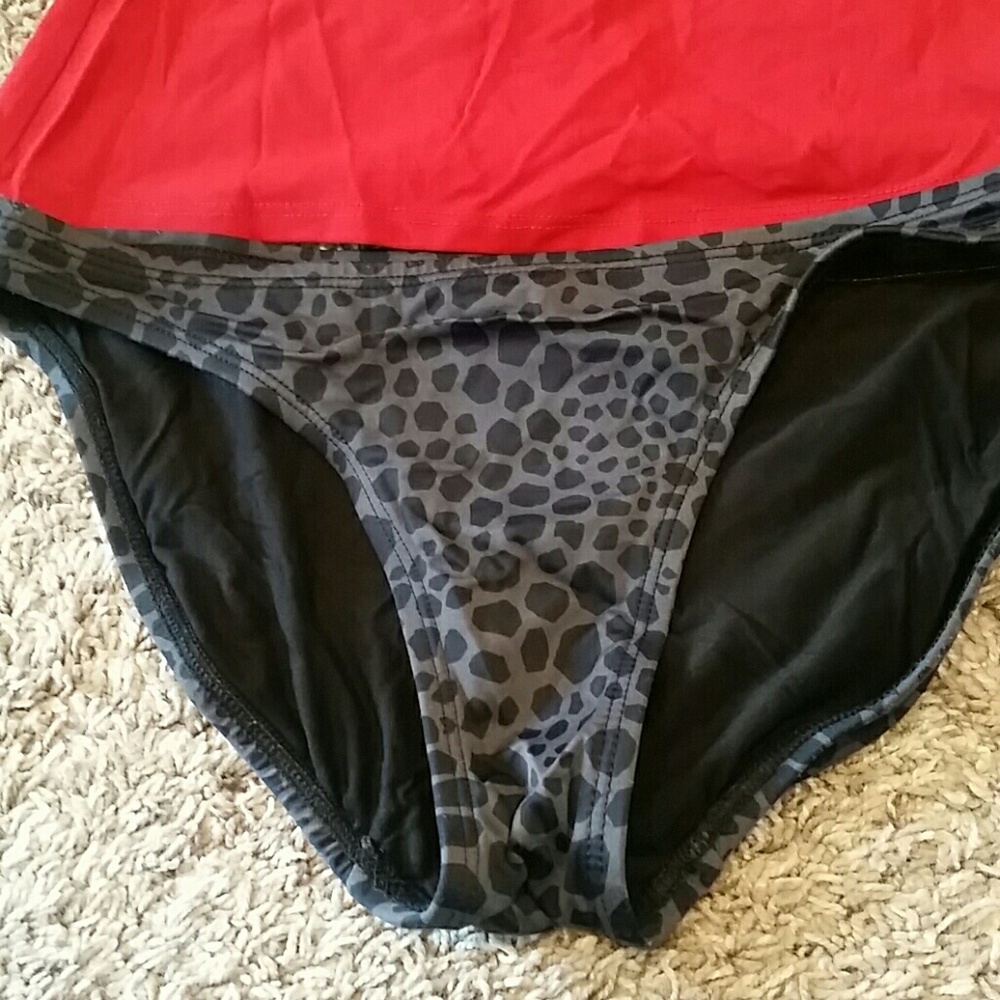 Robin Piccone Tankini - Picture 2 of 5